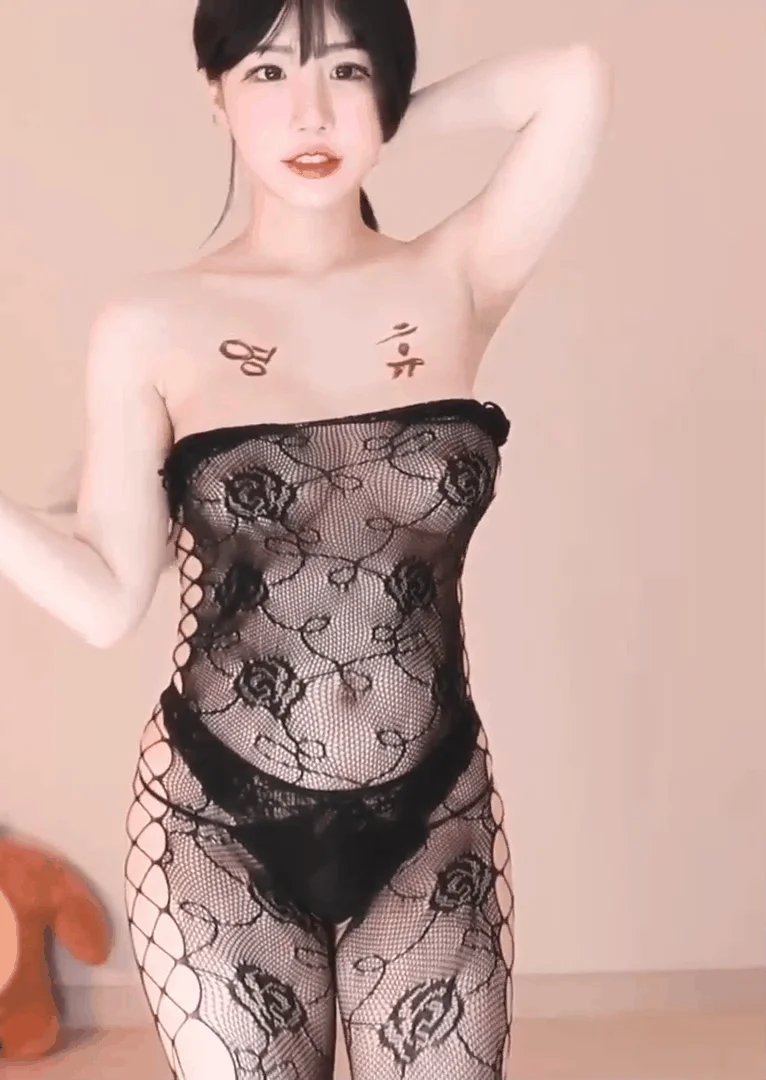 艾迪琳 ad1yn2 早期个人直播合集 热舞抖奶秀~情趣制服~丝袜内衣诱惑[309V / 138G]-JIN