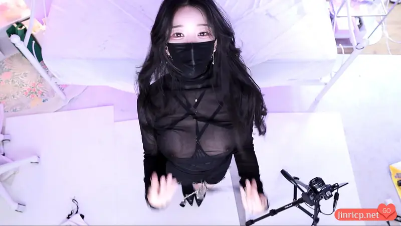 BJ莱娜 – moem9e9 – 个人直播 2025年6月 纯享合集 [15V/38.7G]-JIN